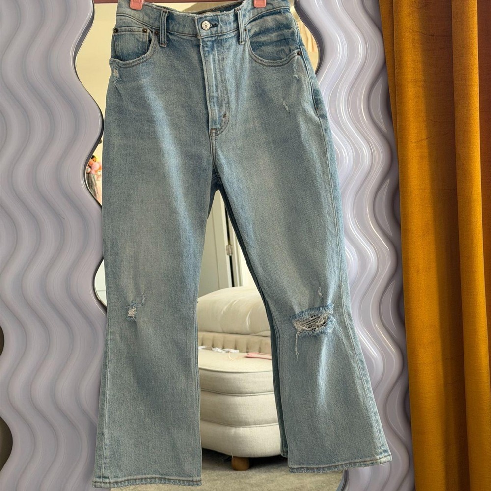 Abercrombie & Fitch Ultra High Rise Kick Flare Jeans Blue Distressed 27 4 Short